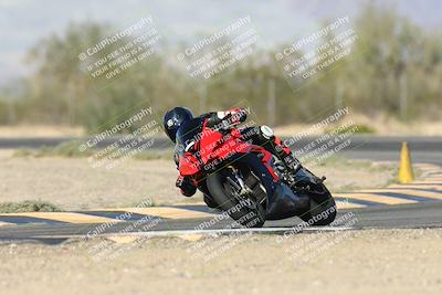 media/Nov-16-2025-Race Pace (Sun) [[8c5fa54630]]/Verified Riders/2-Turn 7 (945am)/